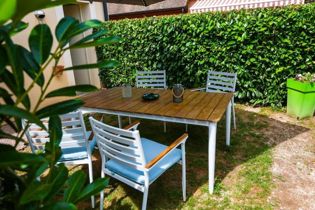 F3 80 M2 Longere Plain Pied Au Centre Auxonne. Villa Eksteriør bilde